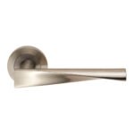 Eurospec SWL1122SSS Steelworx SWL Brema Lever On Rose (LEAD TIME: 2-3 DAYS)